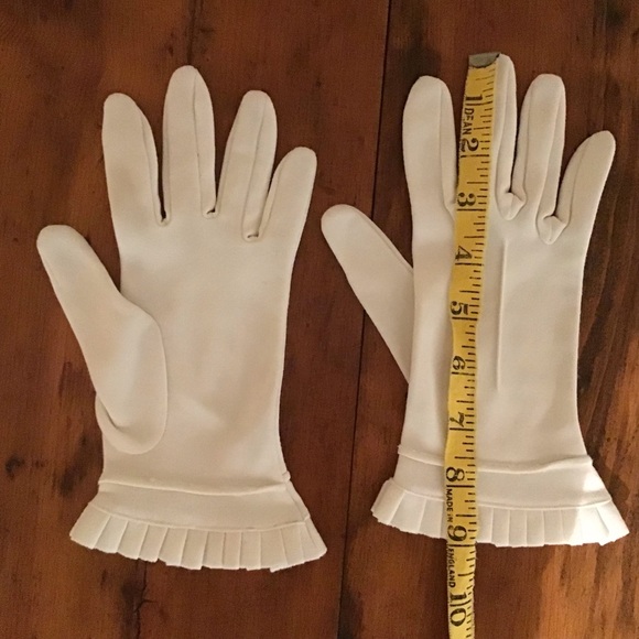 Vintage White Dress Gloves - Picture 4 of 4